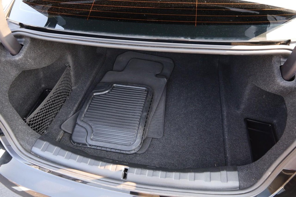 BMW 3 Series Vehicle Image 06