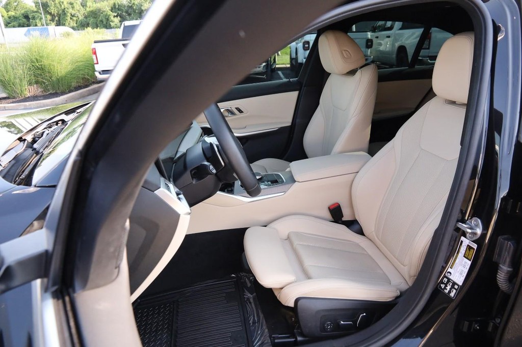 BMW 3 Series Vehicle Image 08