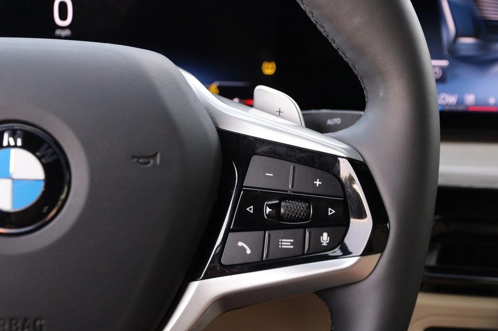 BMW 3 Series Vehicle Image 12