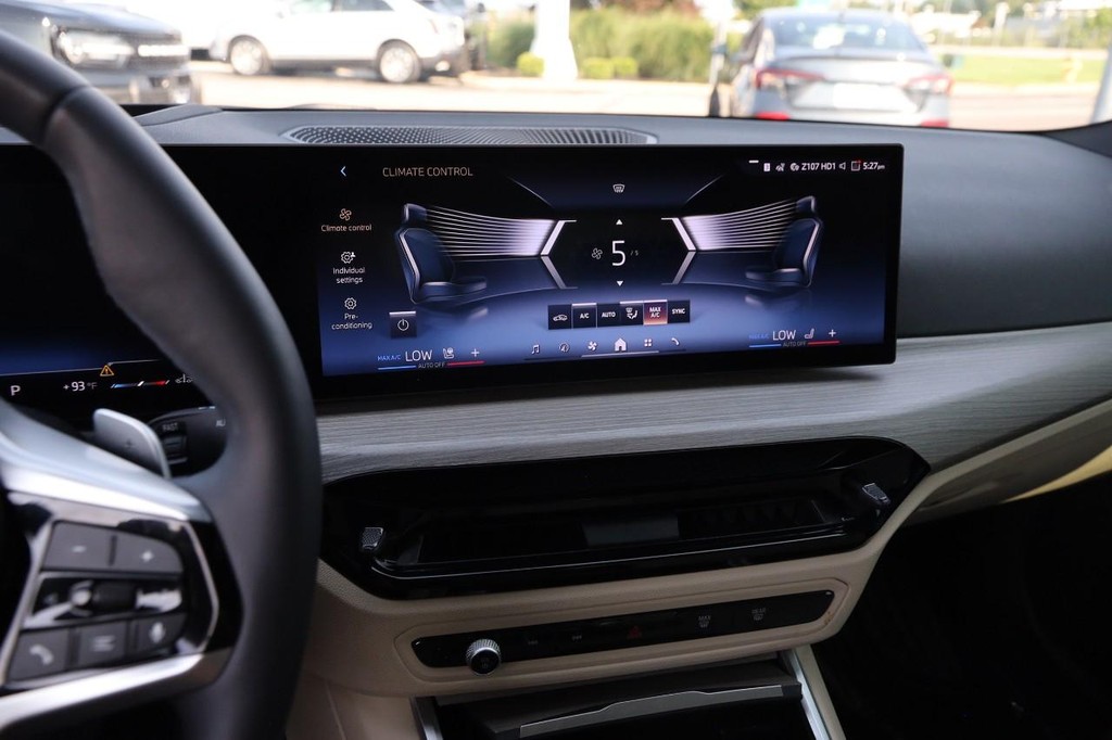 BMW 3 Series Vehicle Image 15