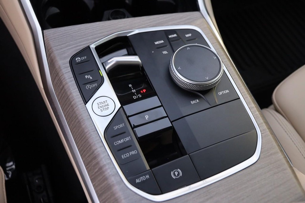 BMW 3 Series Vehicle Image 19