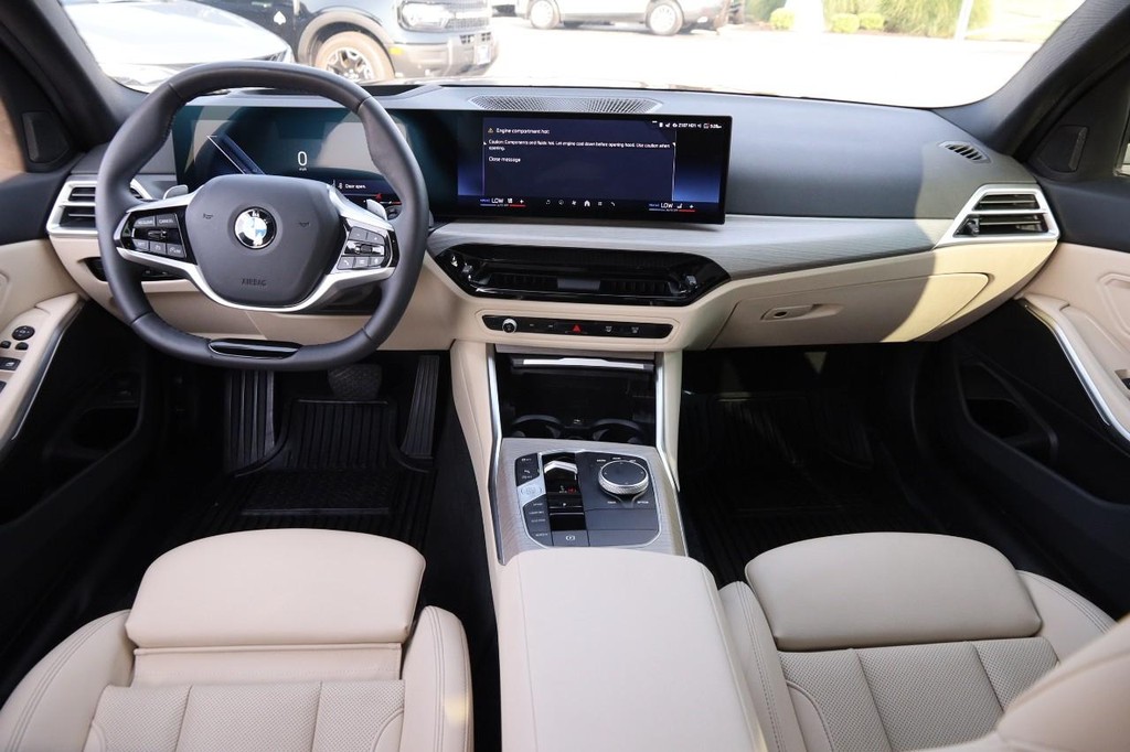 BMW 3 Series Vehicle Image 21