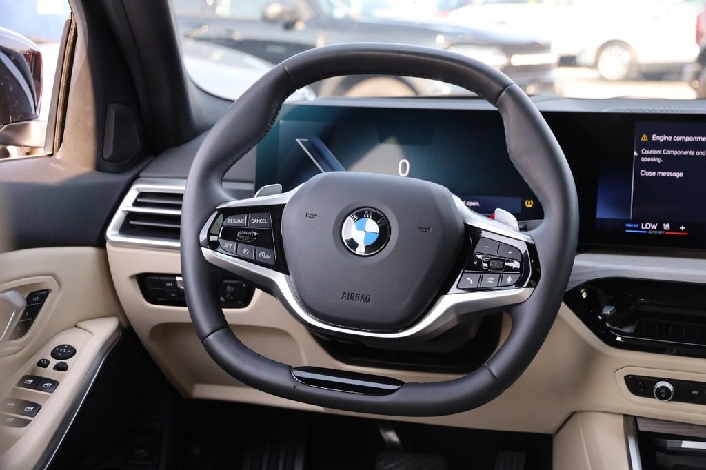 BMW 3 Series Vehicle Image 23