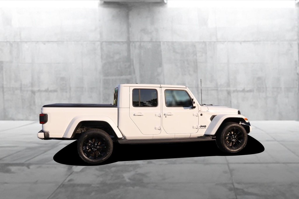 Jeep Gladiator Vehicle Full-screen Gallery Image 5