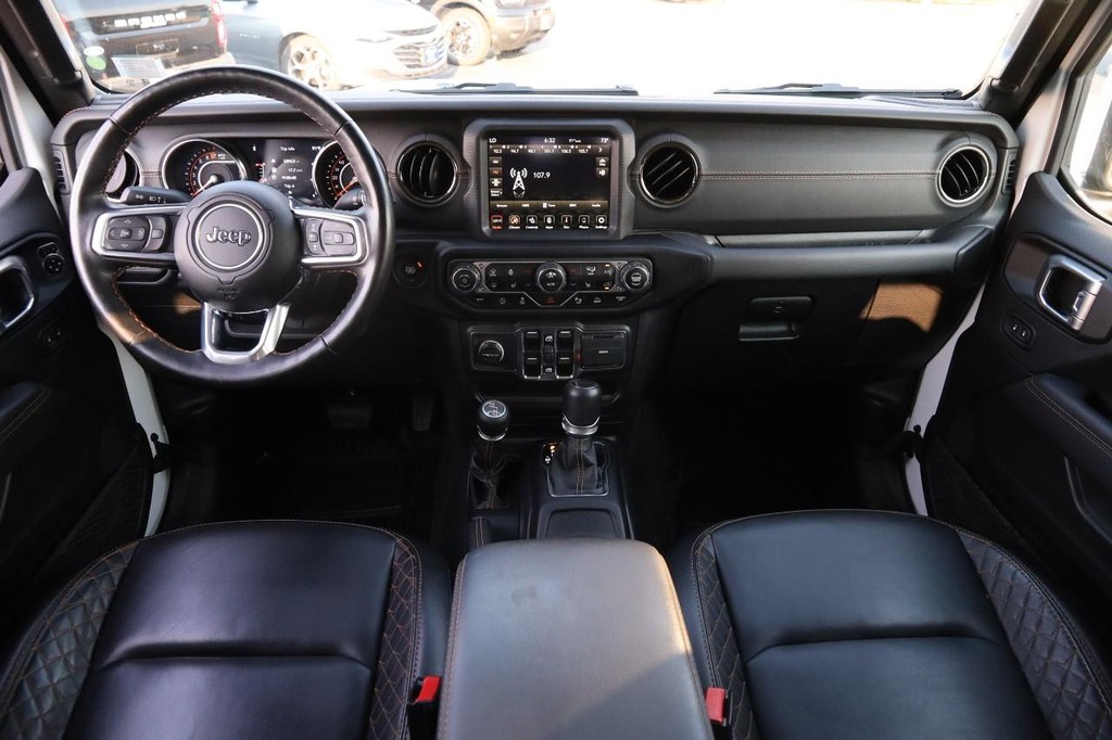 Jeep Gladiator Vehicle Full-screen Gallery Image 21