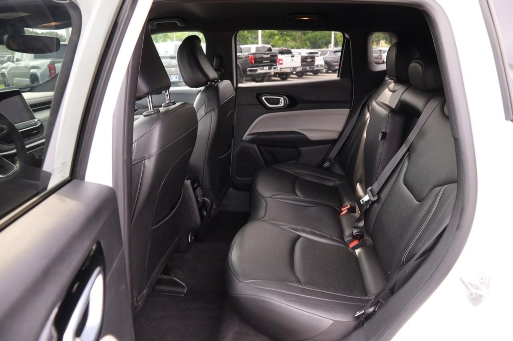 Jeep Compass Vehicle Image 09