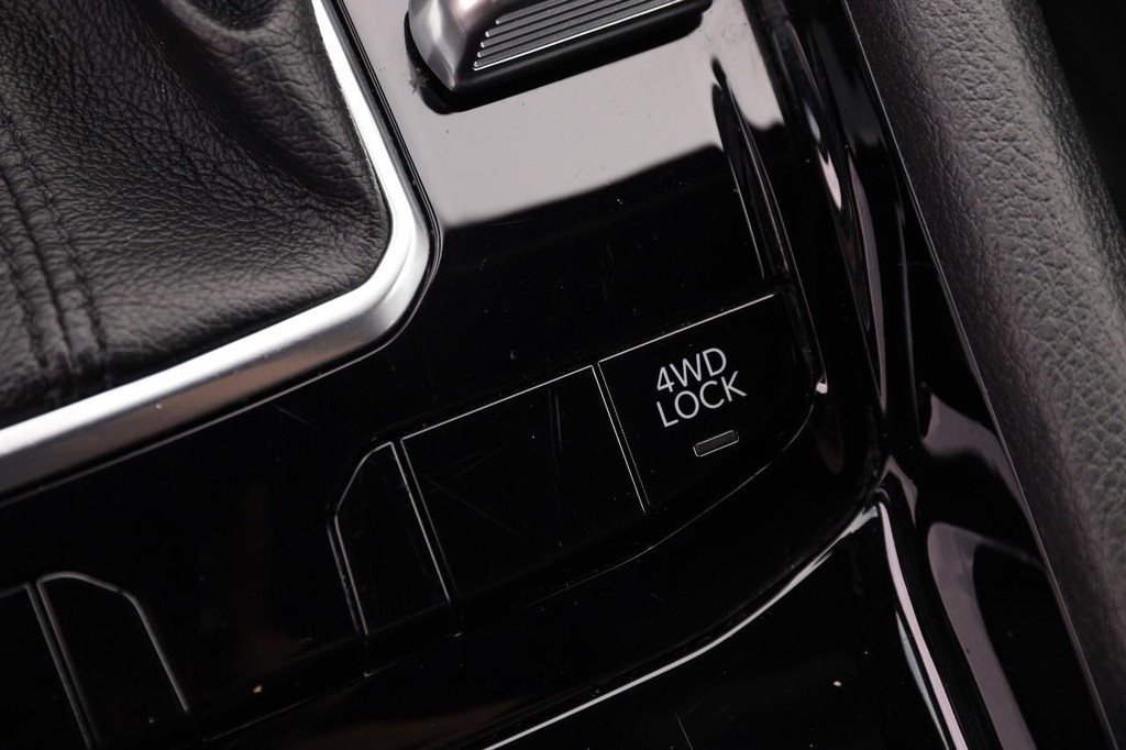 Jeep Compass Vehicle Image 19