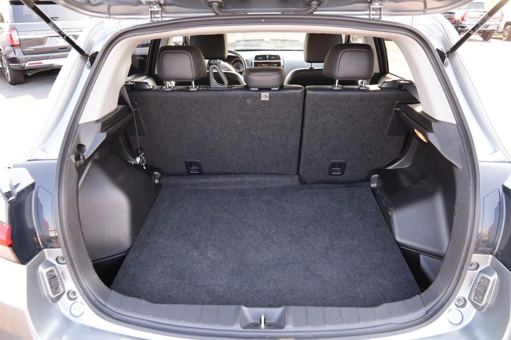 Mitsubishi Outlander Sport Vehicle Full-screen Gallery Image 7