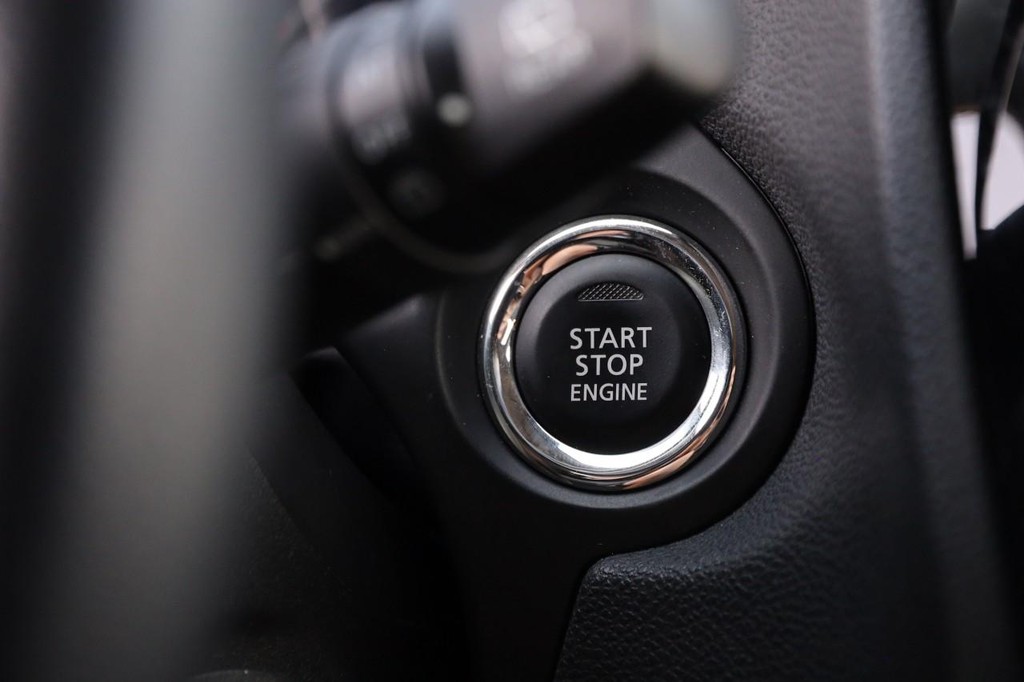 Mitsubishi Outlander Sport Vehicle Full-screen Gallery Image 14