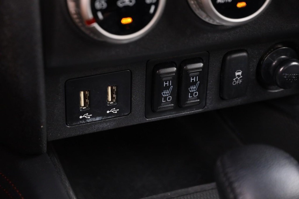 Mitsubishi Outlander Sport Vehicle Full-screen Gallery Image 19