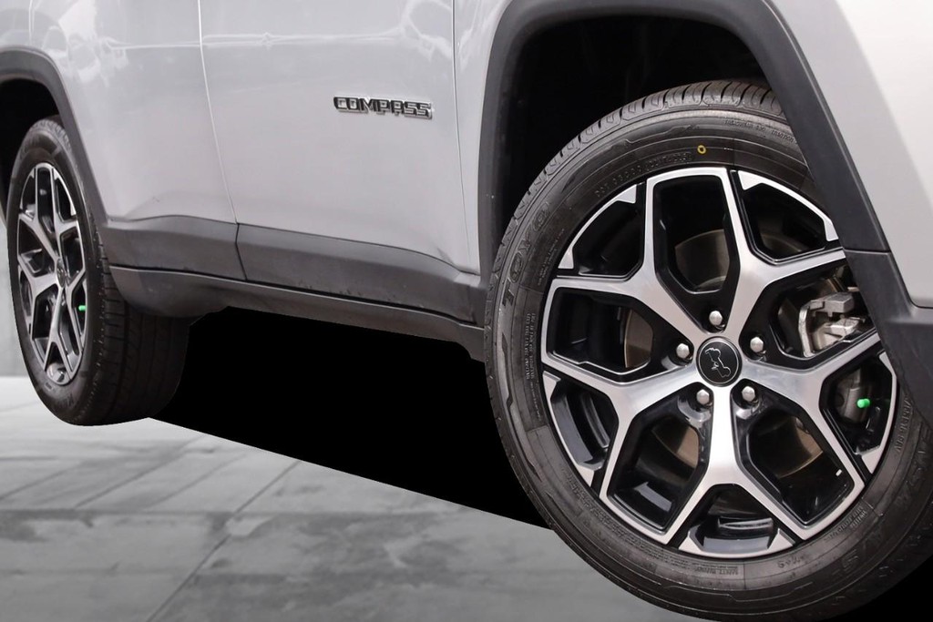 Jeep Compass Vehicle Image 03