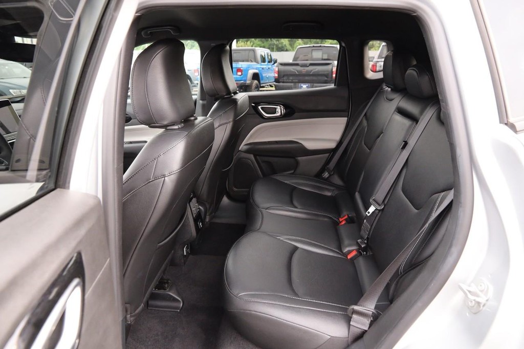 Jeep Compass Vehicle Image 09
