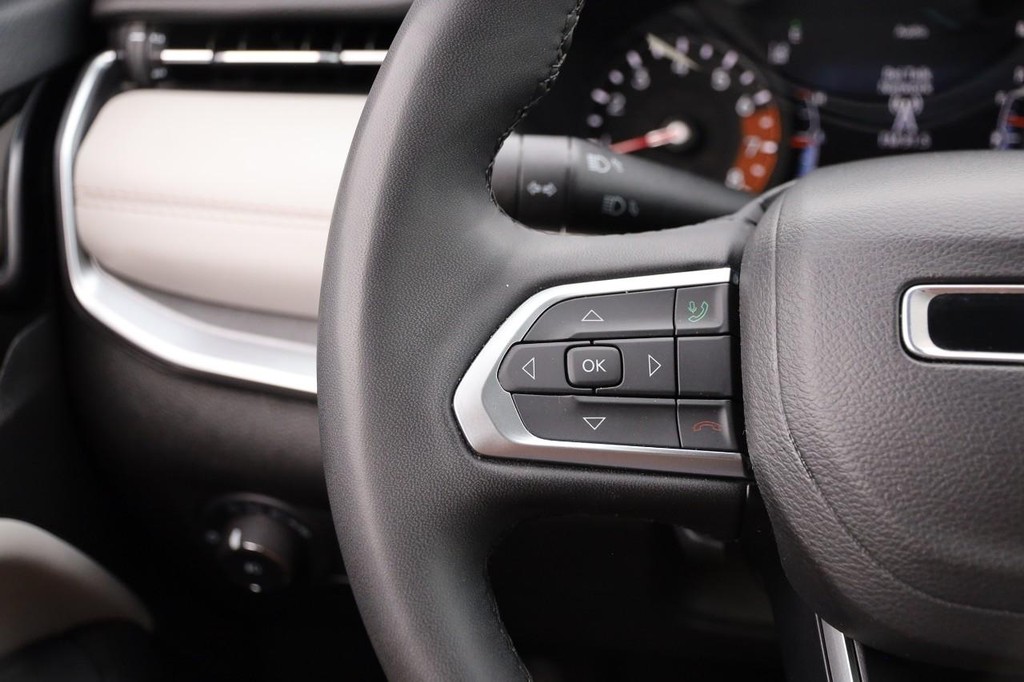 Jeep Compass Vehicle Image 11