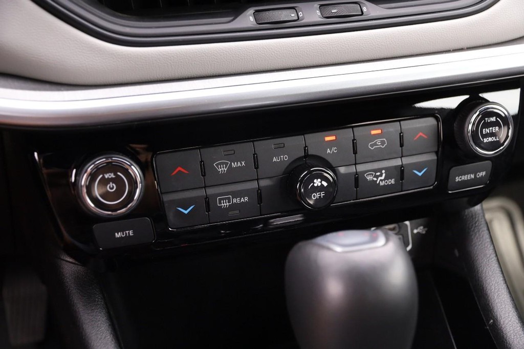 Jeep Compass Vehicle Image 17