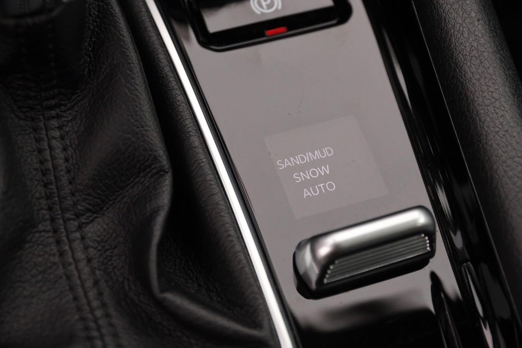 Jeep Compass Vehicle Image 18