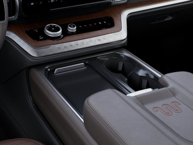 Ford Expedition Vehicle Image 15
