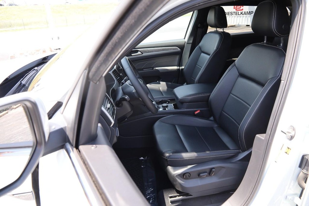 Volkswagen Atlas Cross Sport Vehicle Image 08