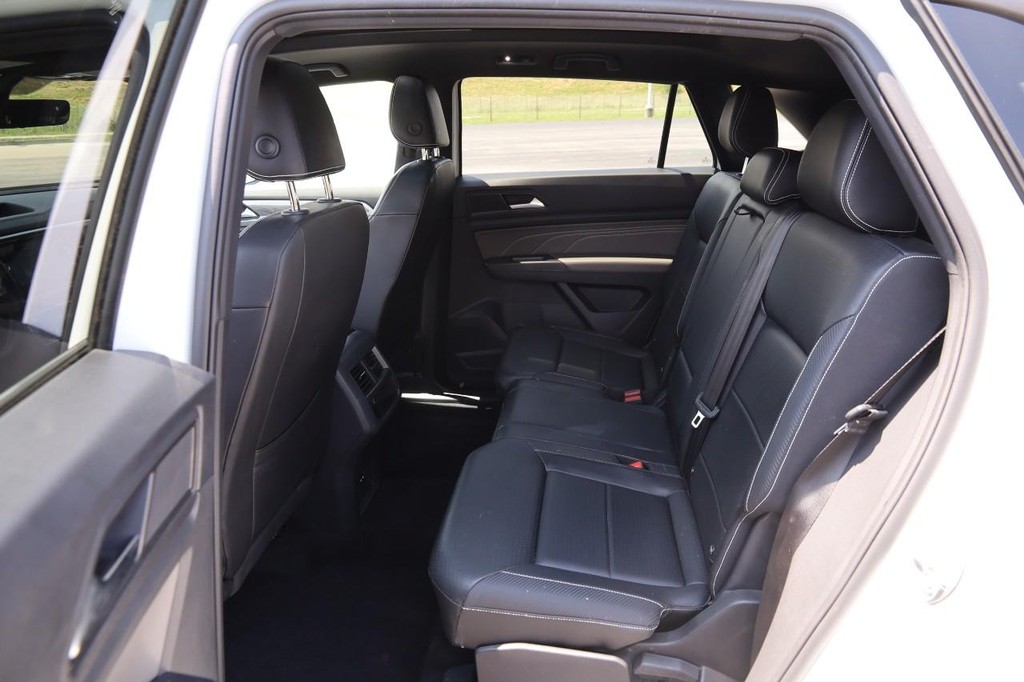 Volkswagen Atlas Cross Sport Vehicle Image 09
