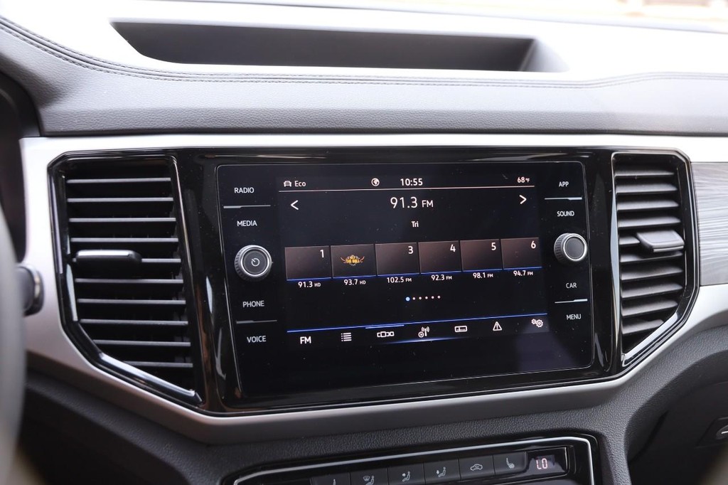 Volkswagen Atlas Cross Sport Vehicle Image 15