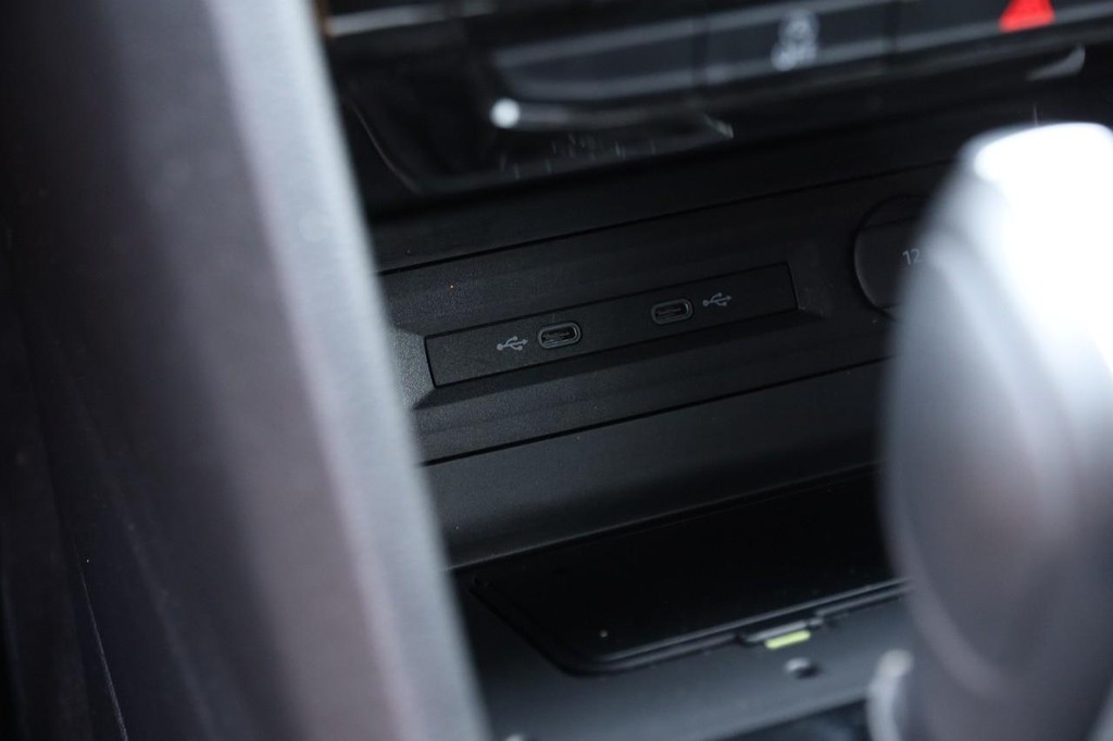 Volkswagen Atlas Cross Sport Vehicle Image 19