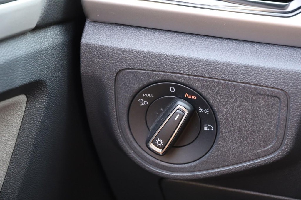 Volkswagen Atlas Cross Sport Vehicle Image 20