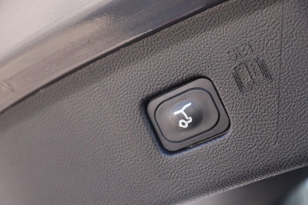 Ford Edge Vehicle Image 08