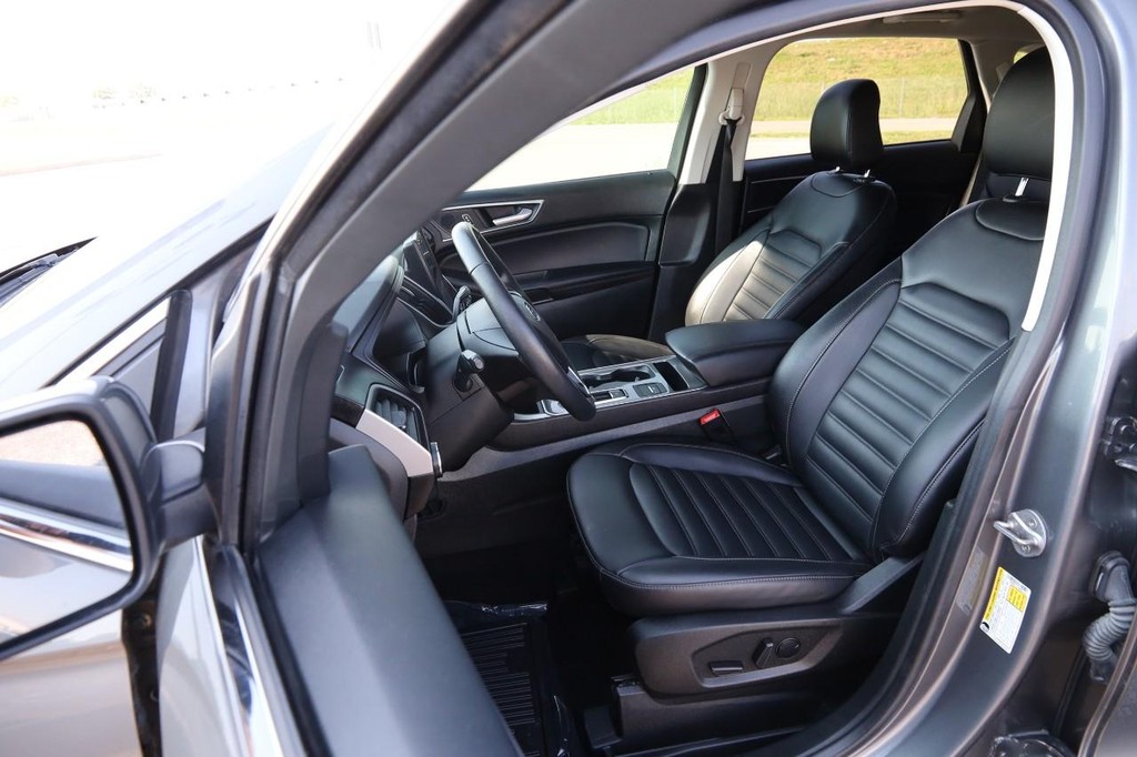 Ford Edge Vehicle Image 09