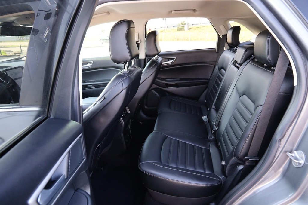 Ford Edge Vehicle Image 10