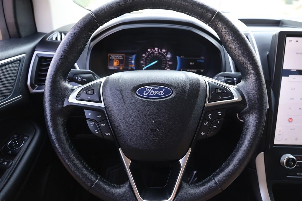 Ford Edge Vehicle Image 11
