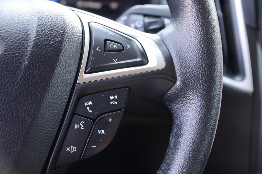Ford Edge Vehicle Image 13