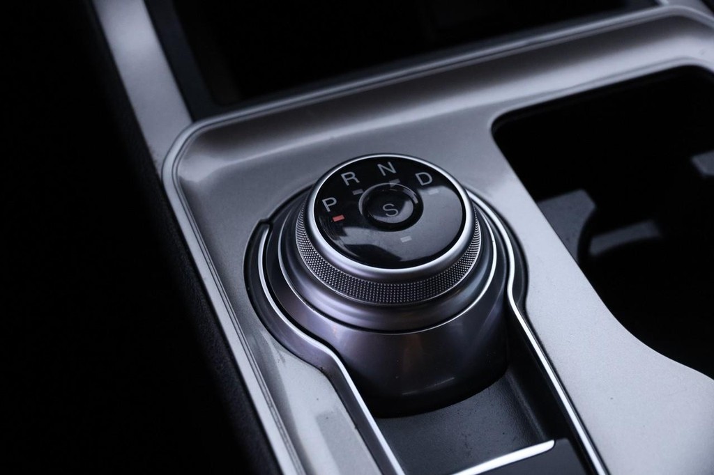 Ford Edge Vehicle Image 19