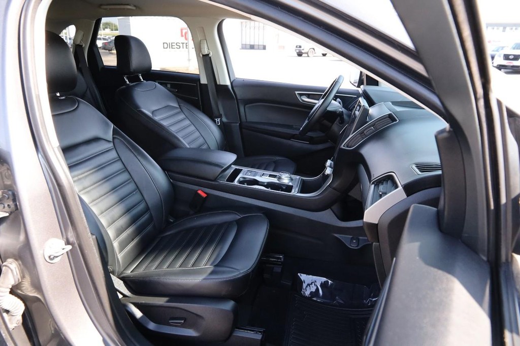 Ford Edge Vehicle Image 28