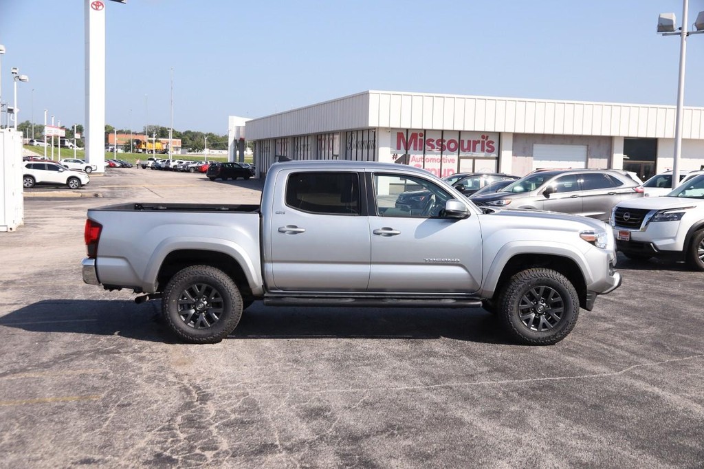 Toyota Tacoma 4WD Vehicle Image 05