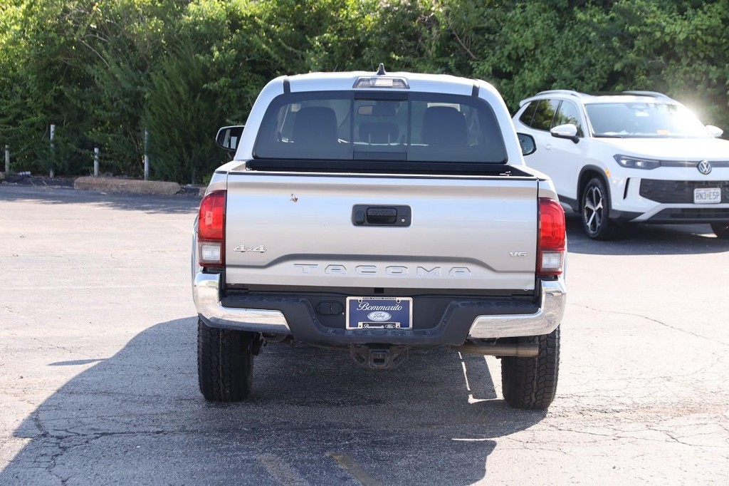 Toyota Tacoma 4WD Vehicle Image 06
