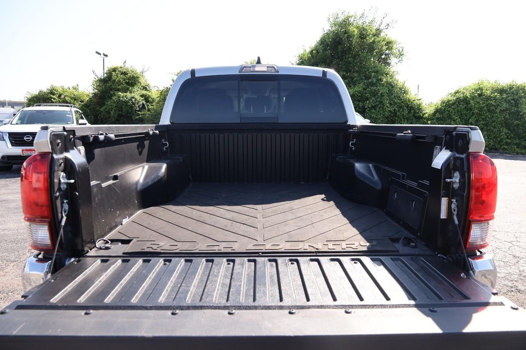 Toyota Tacoma 4WD Vehicle Image 07