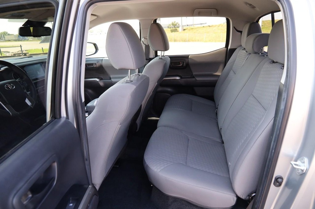Toyota Tacoma 4WD Vehicle Image 09
