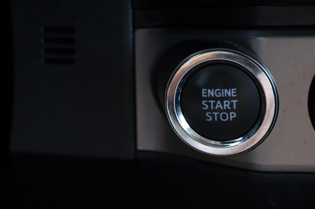 Toyota Tacoma 4WD Vehicle Image 14