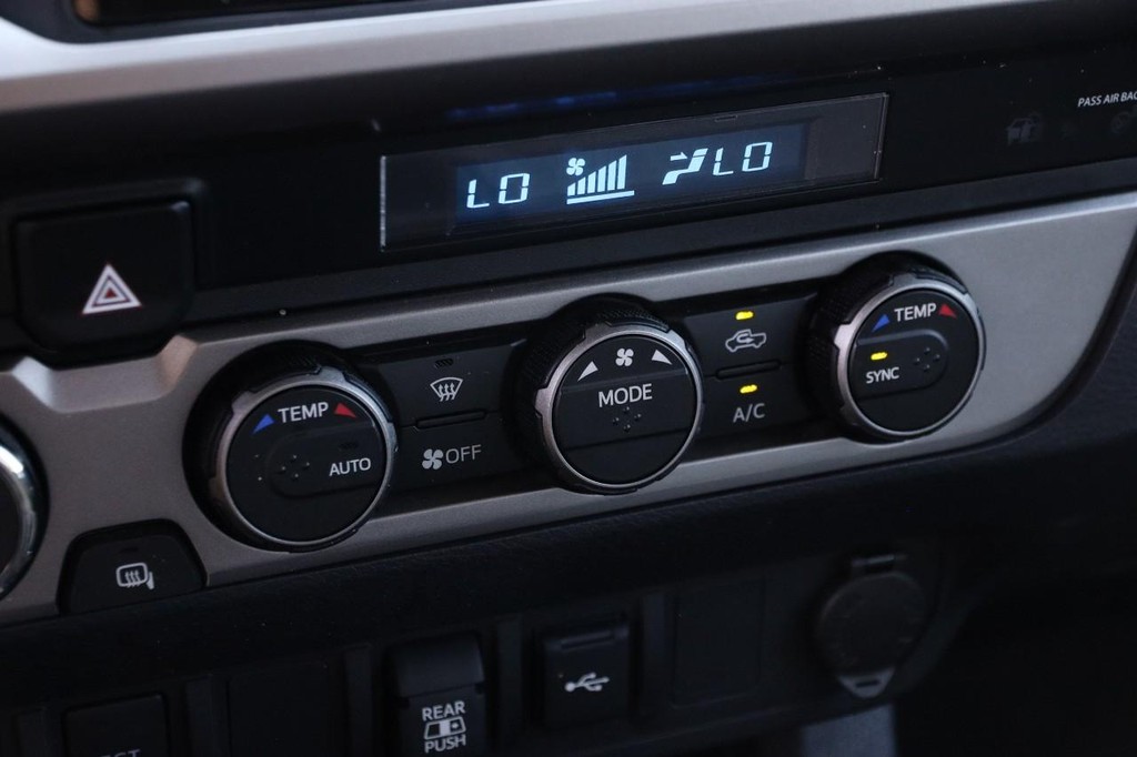 Toyota Tacoma 4WD Vehicle Image 17