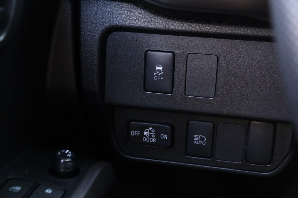 Toyota Tacoma 4WD Vehicle Image 19