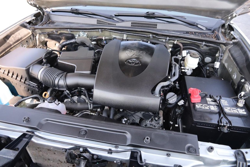 Toyota Tacoma 4WD Vehicle Image 26