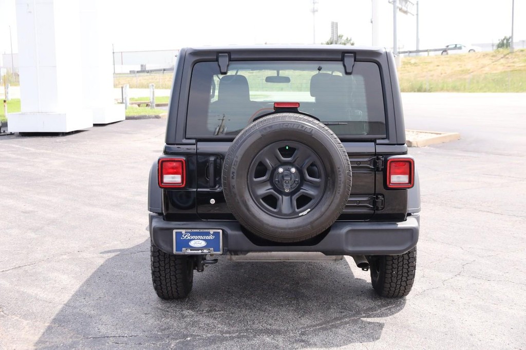 Jeep Wrangler Unlimited Vehicle Image 06