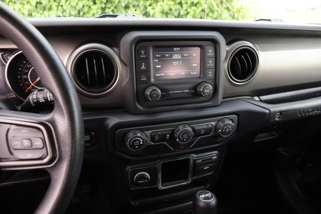 Jeep Wrangler Unlimited Vehicle Image 15