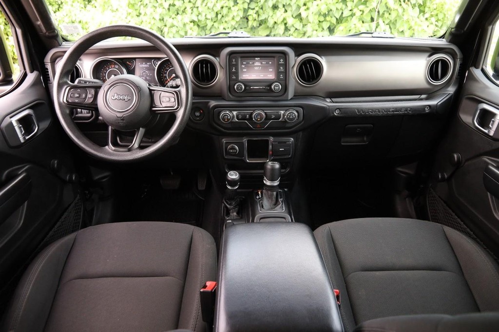 Jeep Wrangler Unlimited Vehicle Image 21