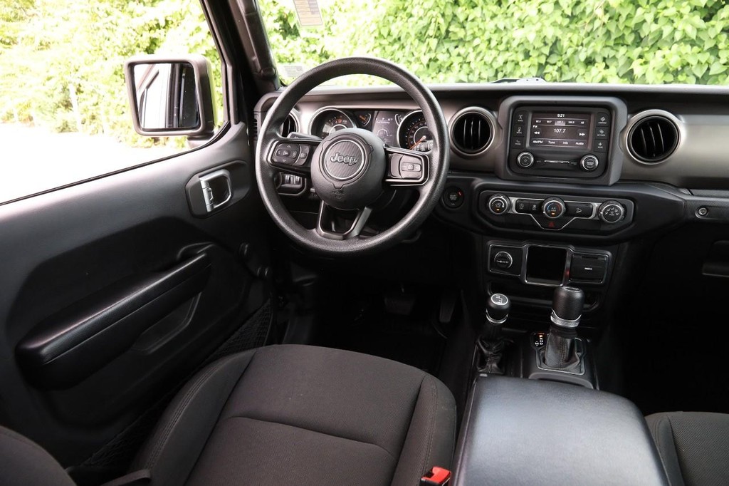 Jeep Wrangler Unlimited Vehicle Image 22
