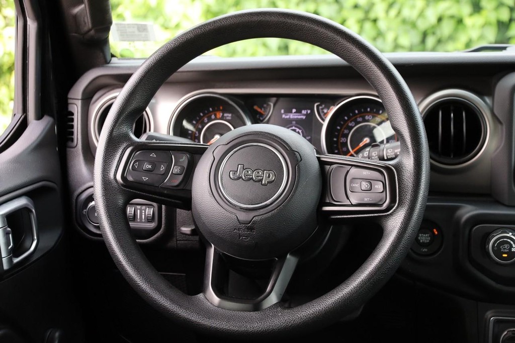 Jeep Wrangler Unlimited Vehicle Image 23