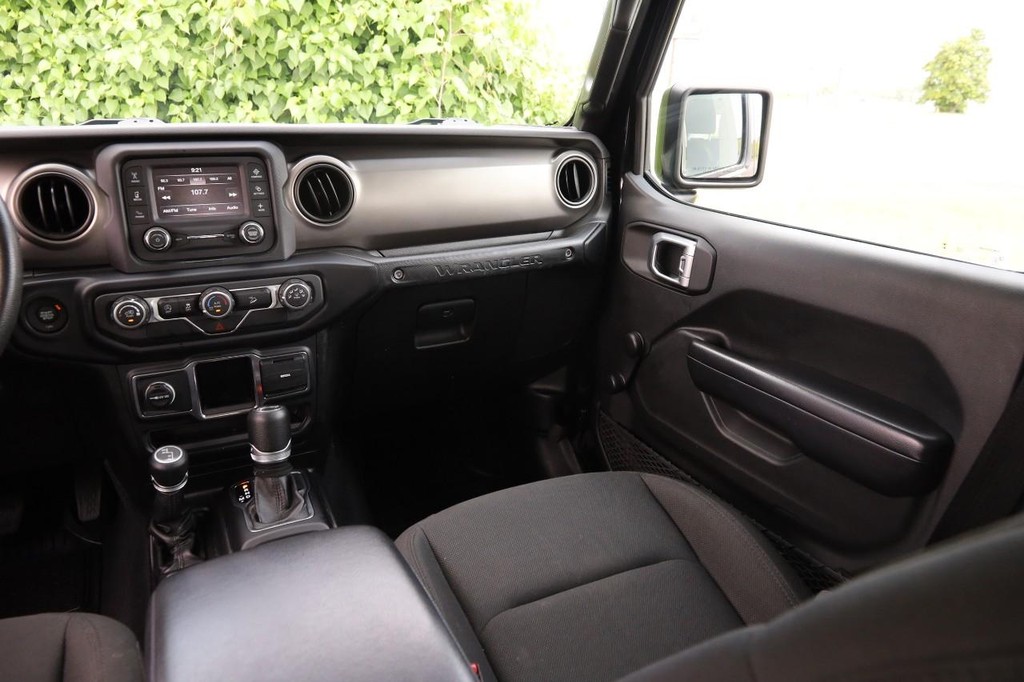 Jeep Wrangler Unlimited Vehicle Image 25