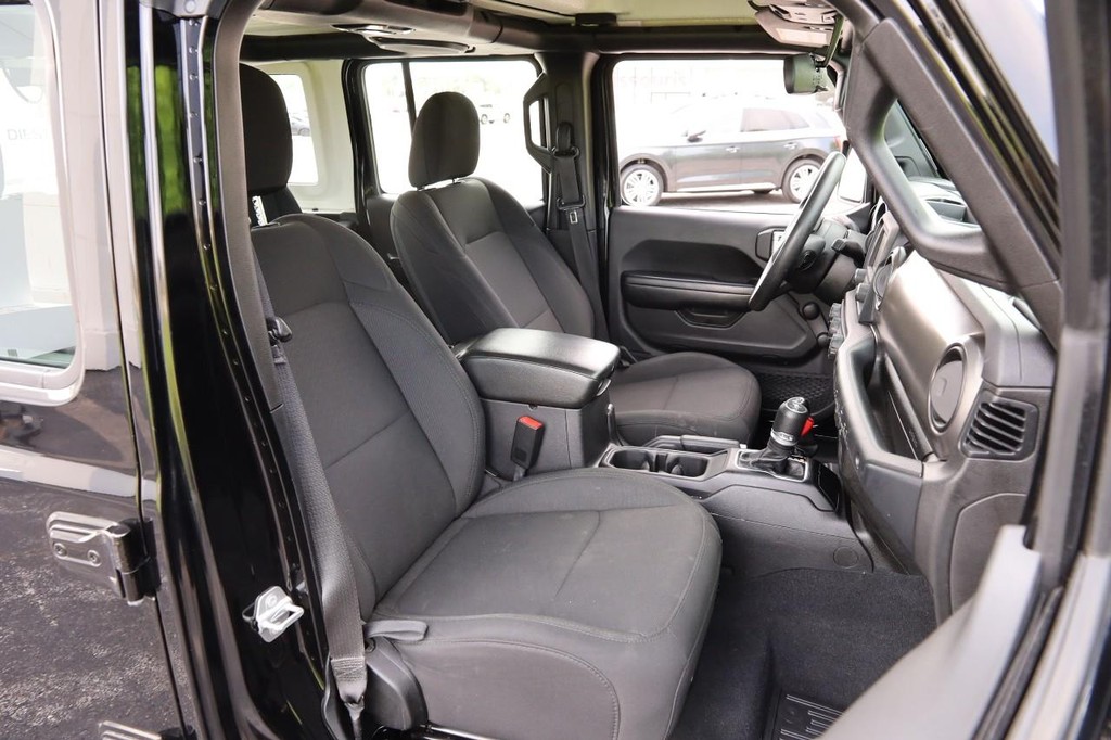 Jeep Wrangler Unlimited Vehicle Image 26