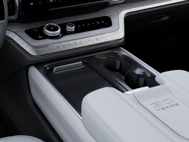 Ford Expedition Max Vehicle Image 15