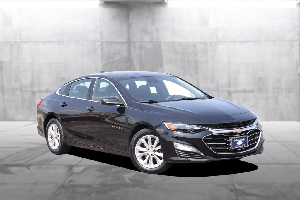 Chevrolet Malibu Vehicle Image 02