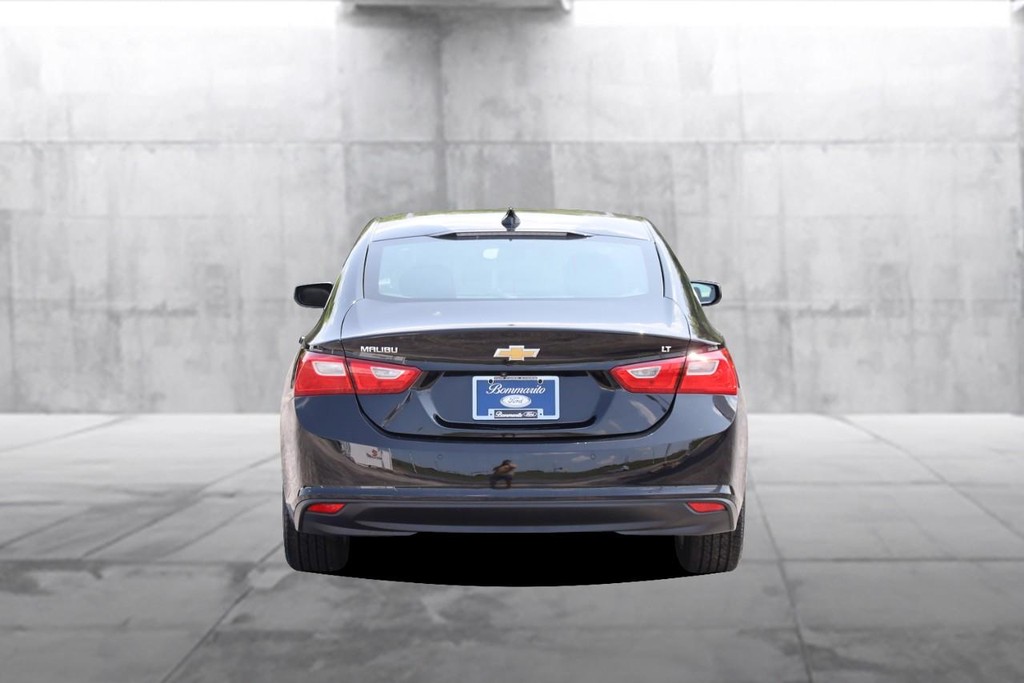 Chevrolet Malibu Vehicle Image 06
